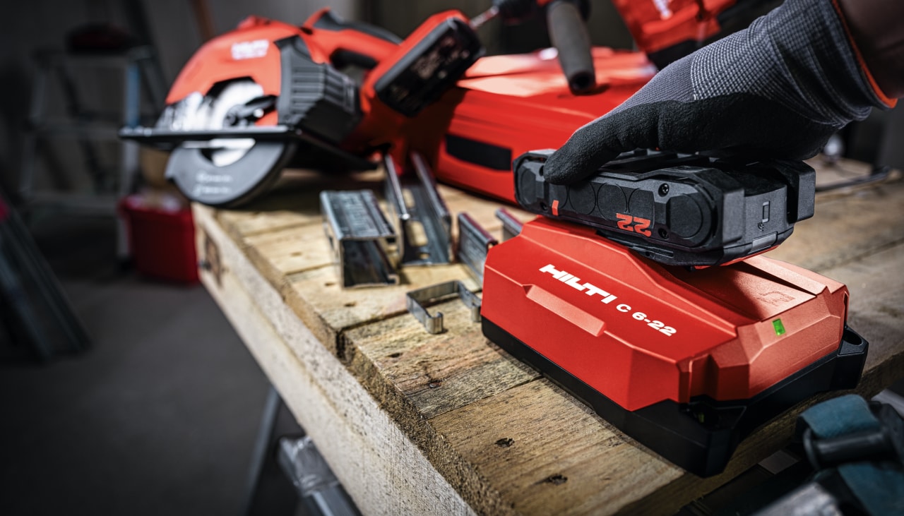 Hilti Nuron baterija.